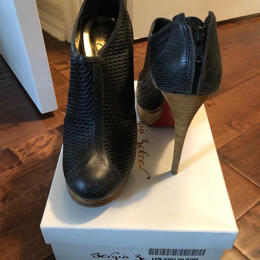 Ankle booties